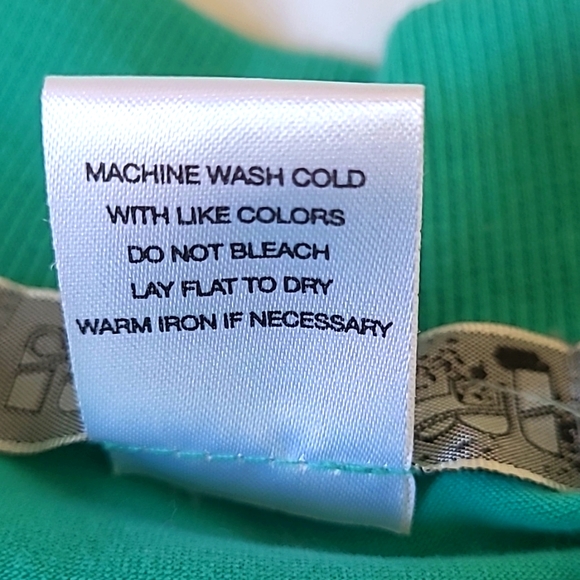 Turquoise Fishbowl Short Sleeve V-neck T-shirt with Pockets - Picture 4 of 5